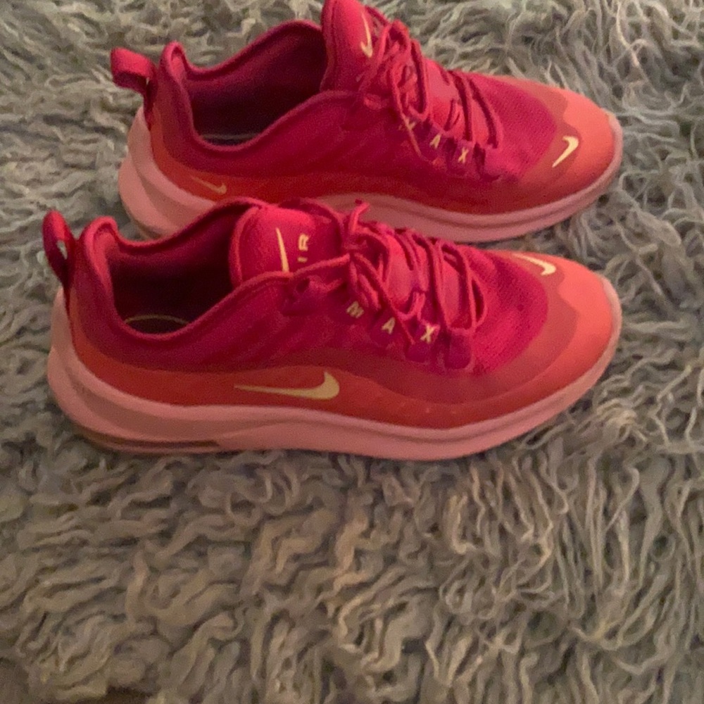 Pink Nike air max